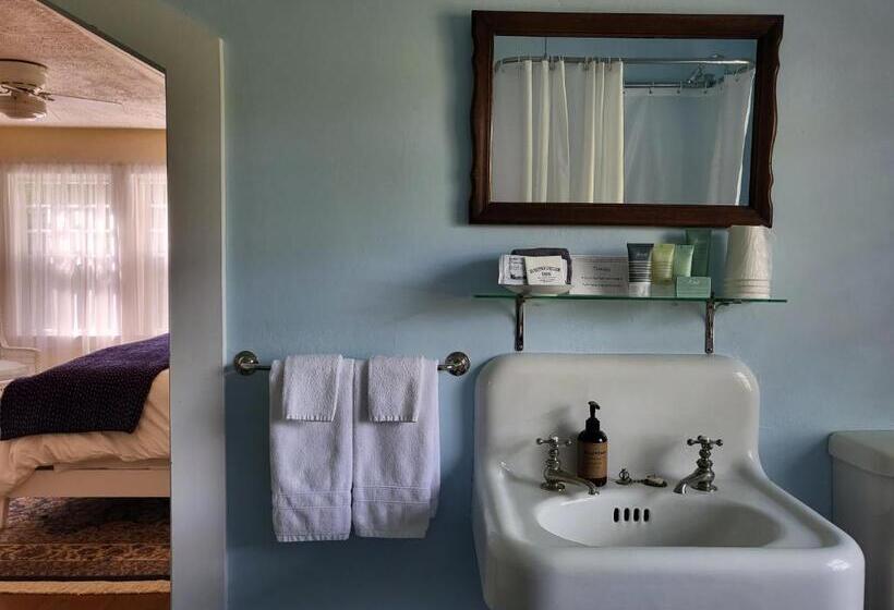 فندق صغير Harbourside Inn