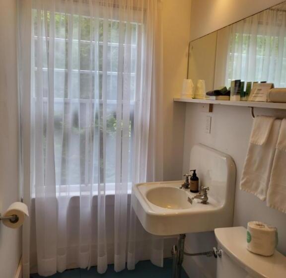 فندق صغير Harbourside Inn