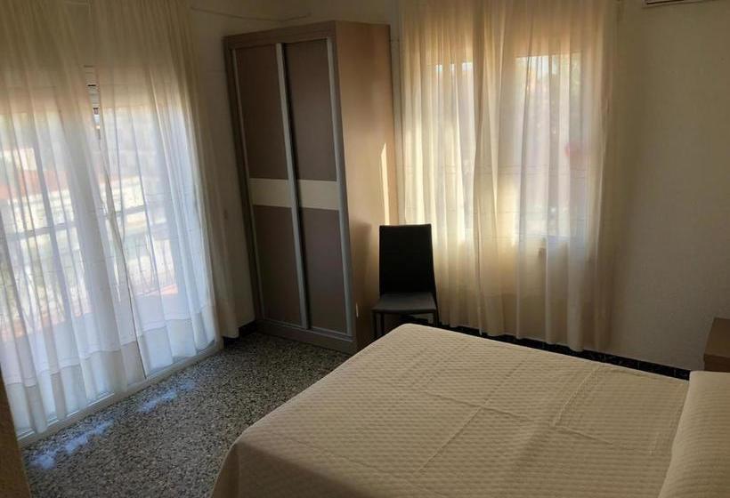 הוסטל Hostal Internacional