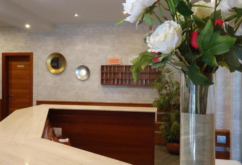 הוסטל Hostal Internacional