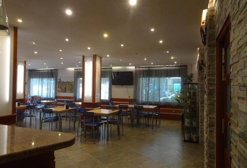 הוסטל Hostal Internacional