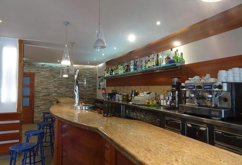 הוסטל Hostal Internacional