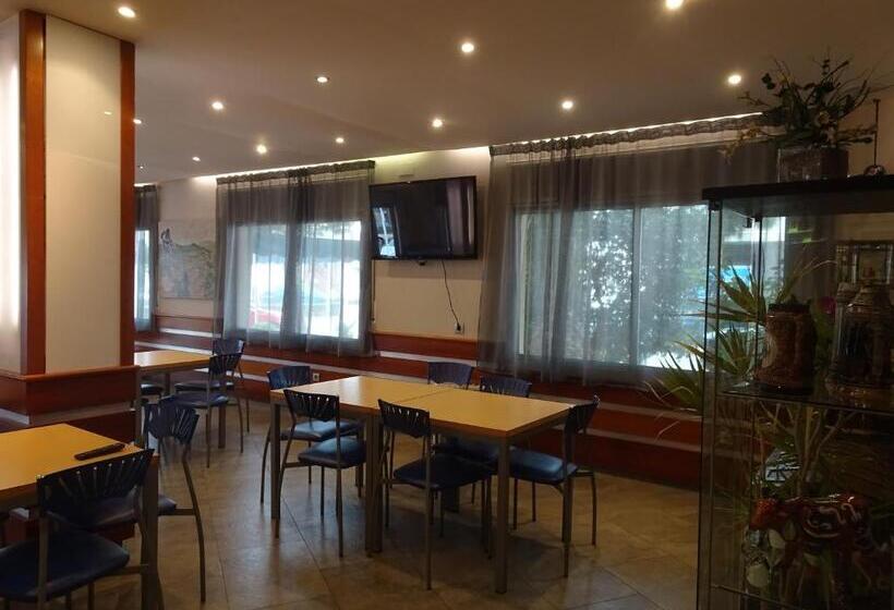 הוסטל Hostal Internacional