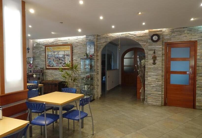 הוסטל Hostal Internacional