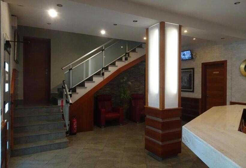 הוסטל Hostal Internacional