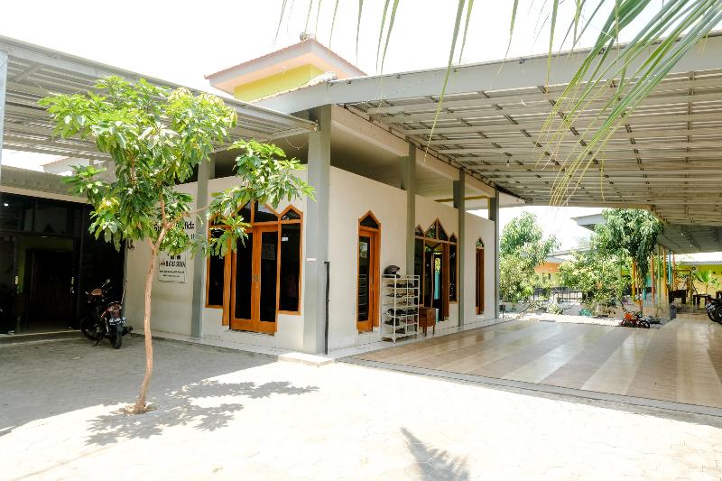 فندق صغير Spot On 1773 Ilyasa Family