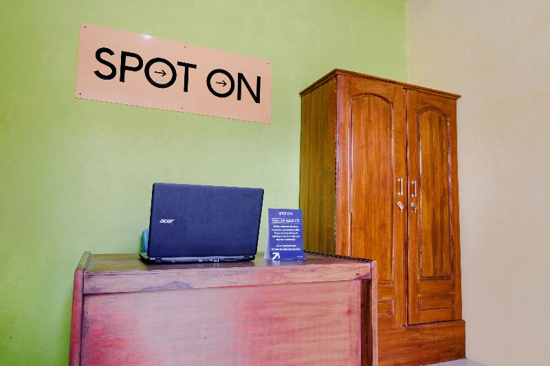 فندق صغير Spot On 1773 Ilyasa Family