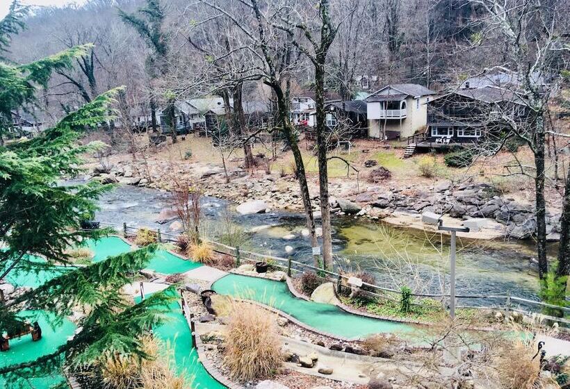 ベッドアンドブレックファースト Broad River Inn