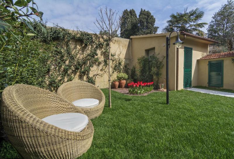 تختخواب و صبحانه Palazzo Cini Luxury Rooms In Pisa