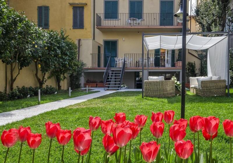 تختخواب و صبحانه Palazzo Cini Luxury Rooms In Pisa