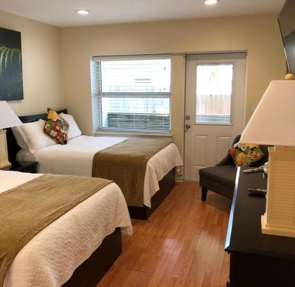 Harborside Motel & Marina