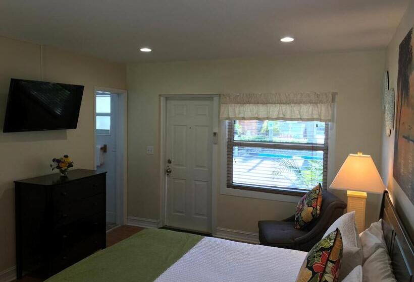 Harborside Motel & Marina