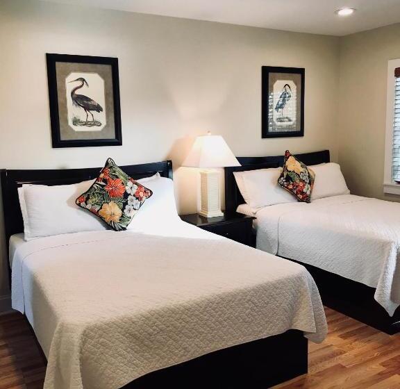 Harborside Motel & Marina