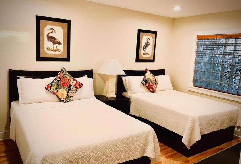 Harborside Motel & Marina