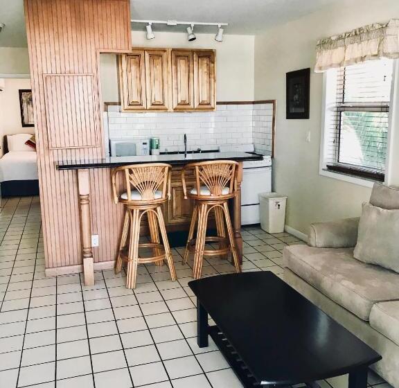 Harborside Motel & Marina