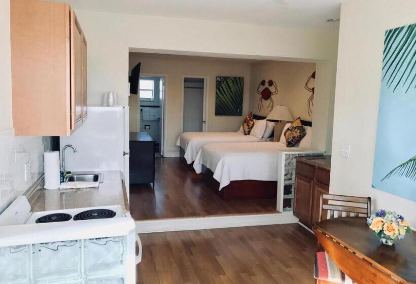 Harborside Motel & Marina