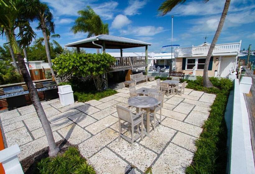 Harborside Motel & Marina