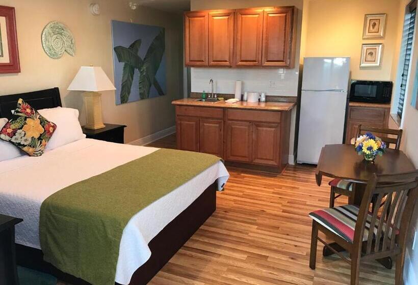 Harborside Motel & Marina