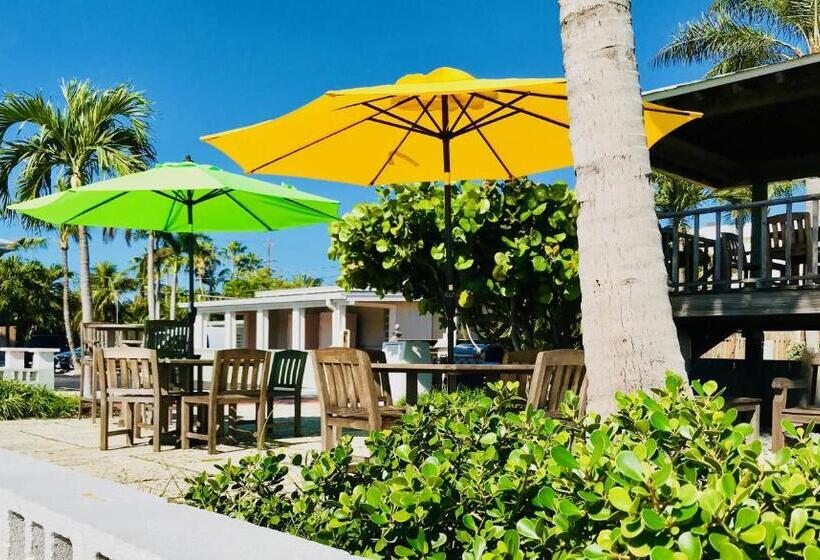 Harborside Motel & Marina