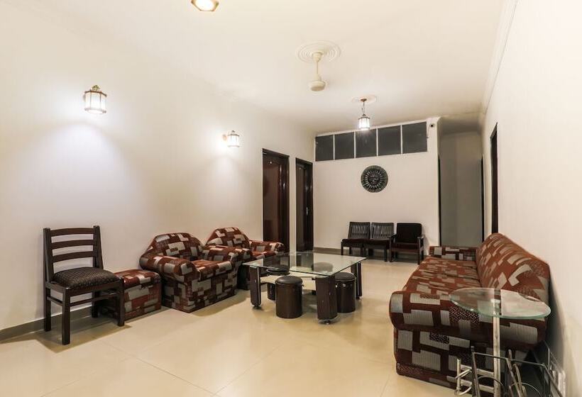 בית מלון כפרי Fabexpress Hemkunt Mansion