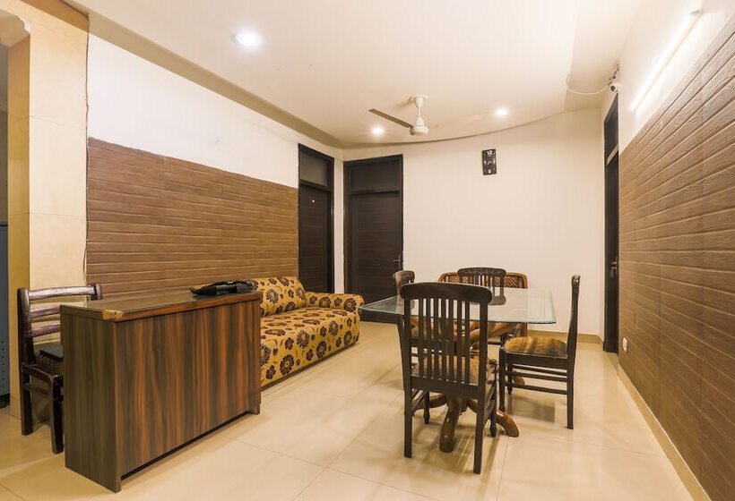 בית מלון כפרי Fabexpress Hemkunt Mansion