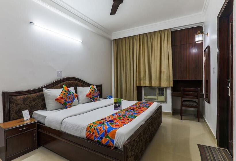 בית מלון כפרי Fabexpress Hemkunt Mansion