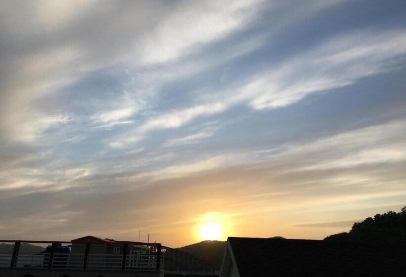 פנסיון Hago Guest House