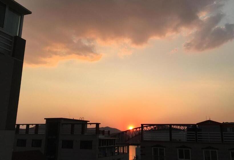 פנסיון Hago Guest House