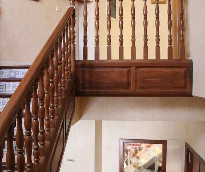 بنسيون Hostal Burgalés