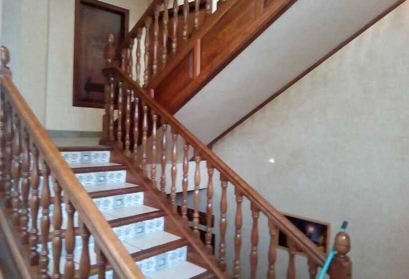 بنسيون Hostal Burgalés