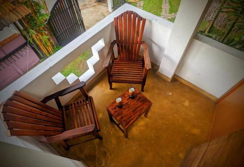 פנסיון Surfing Life