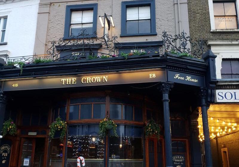 펜션 The Crown Pub & Guesthouse