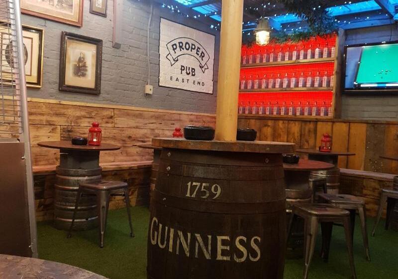 펜션 The Crown Pub & Guesthouse