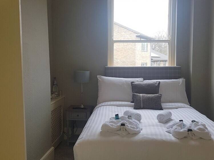 펜션 The Crown Pub & Guesthouse