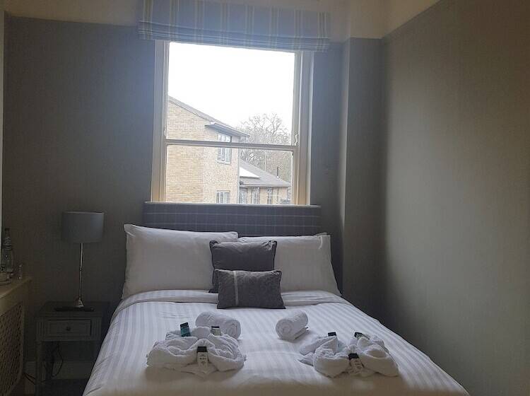 펜션 The Crown Pub & Guesthouse