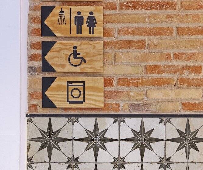 هاستل Hola Hostal Collblanc