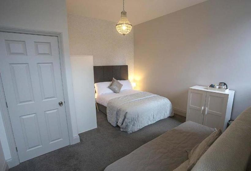 تختخواب و صبحانه The Old Court House