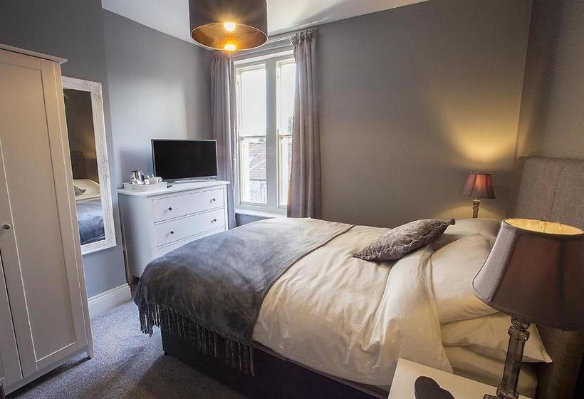 تختخواب و صبحانه The Old Court House