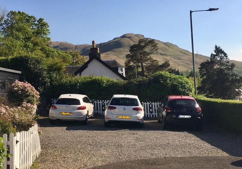 Bed and Breakfast Twostones