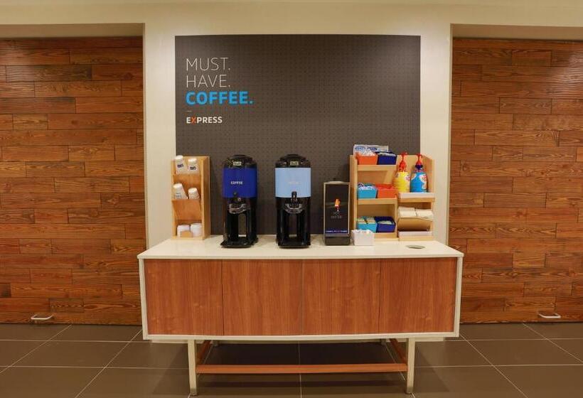 Отель Holiday Inn Express Oneonta, An Ihg