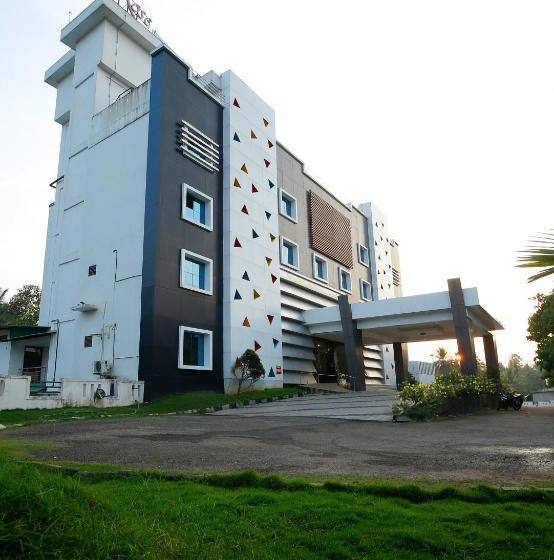 Отель Rose International