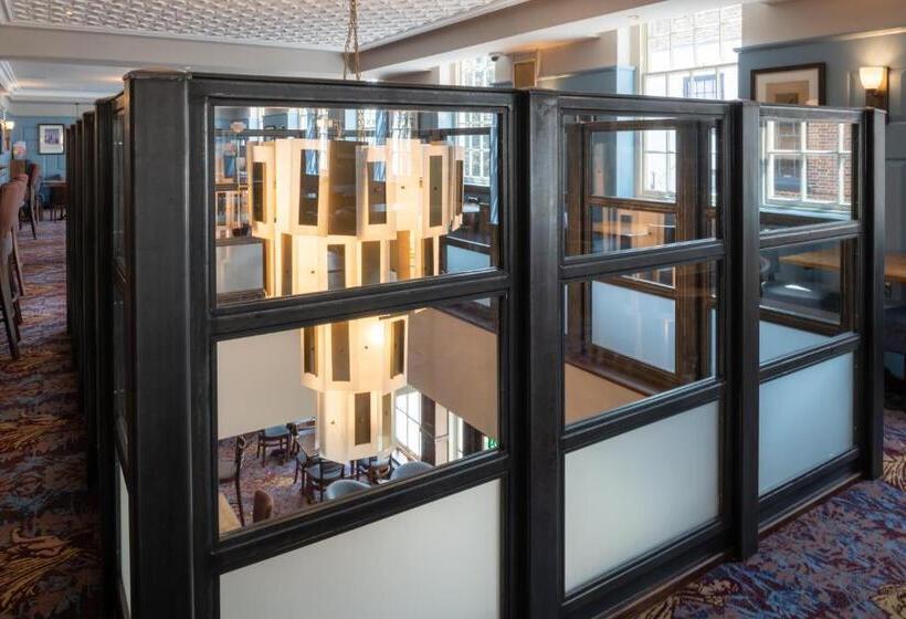 Отель Thomas Ingoldsby Wetherspoon