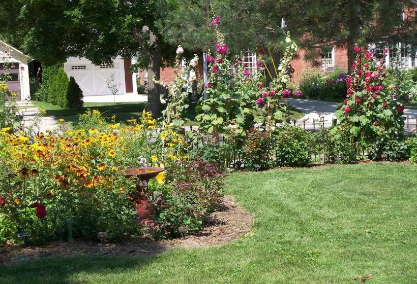 Jesse Stone House B & B