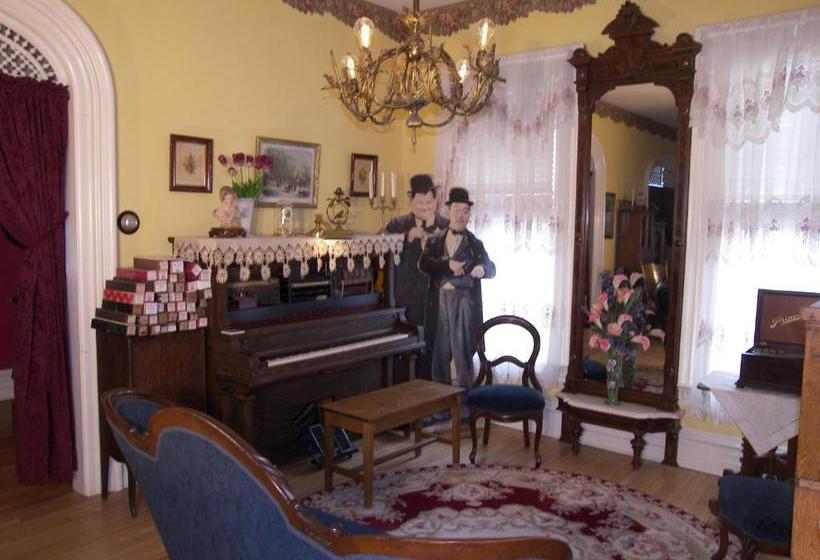 Jesse Stone House B & B