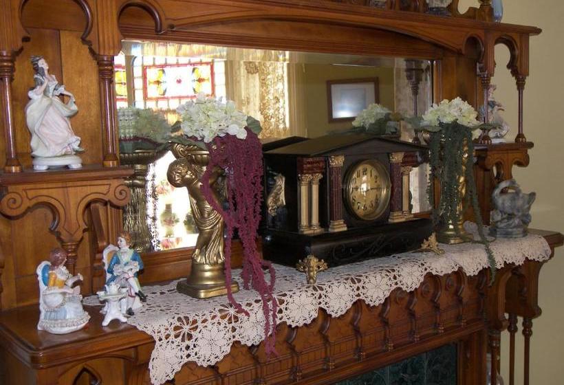 Jesse Stone House B & B