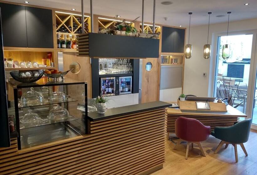 Parks 73 The Townhouse