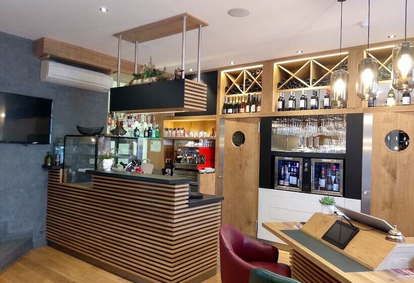 Parks 73 The Townhouse