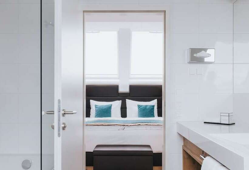 Parks 73 The Townhouse