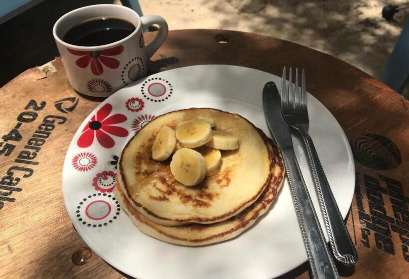 بنسيون Hostal Augustos