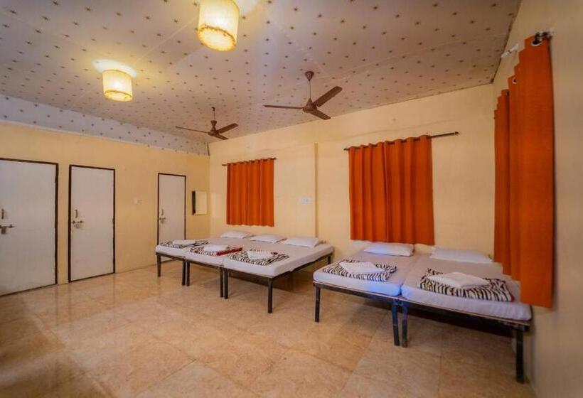 فندق Camp Serai Tiger Tadoba